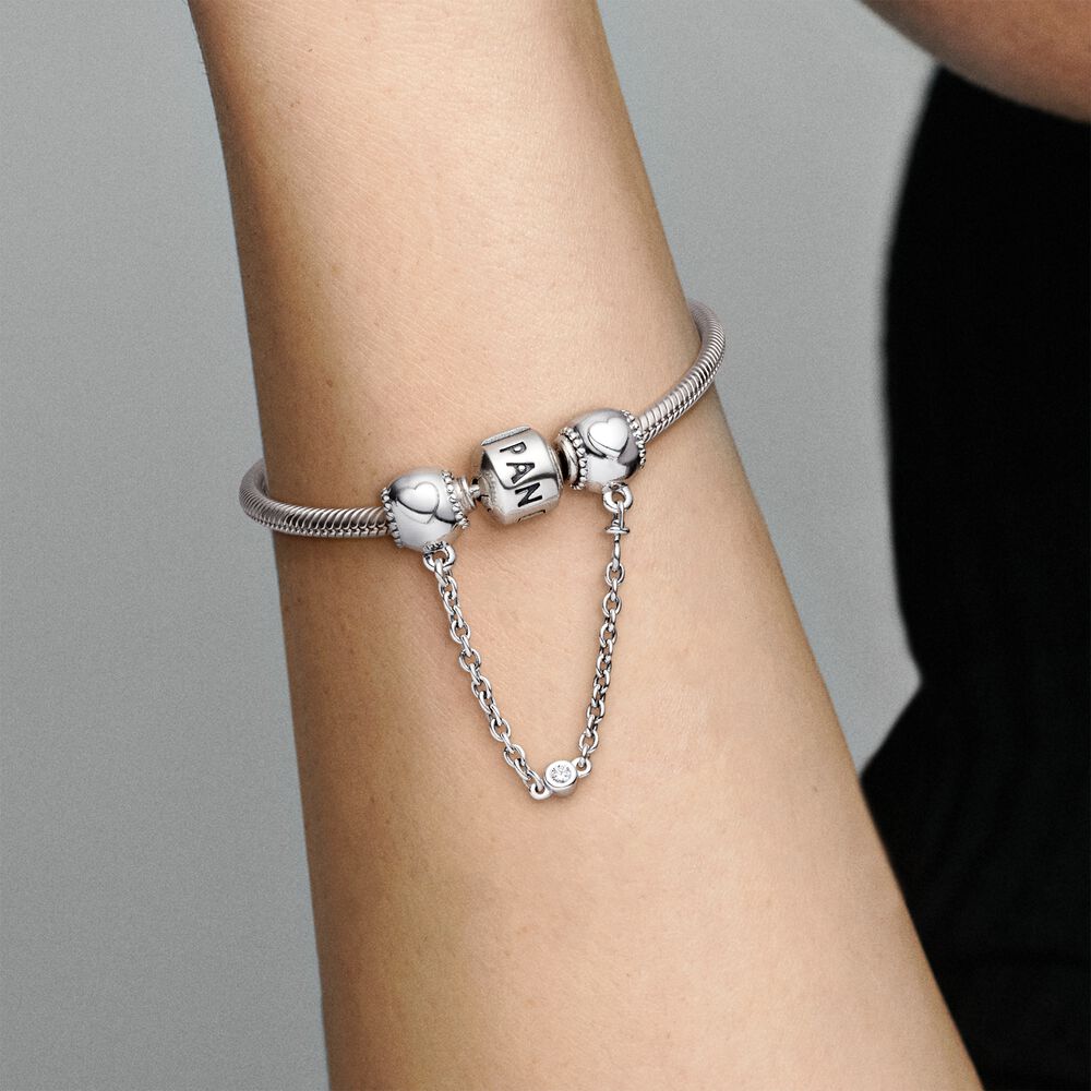 Charm Cadena con corazones en relieve 796457CZ