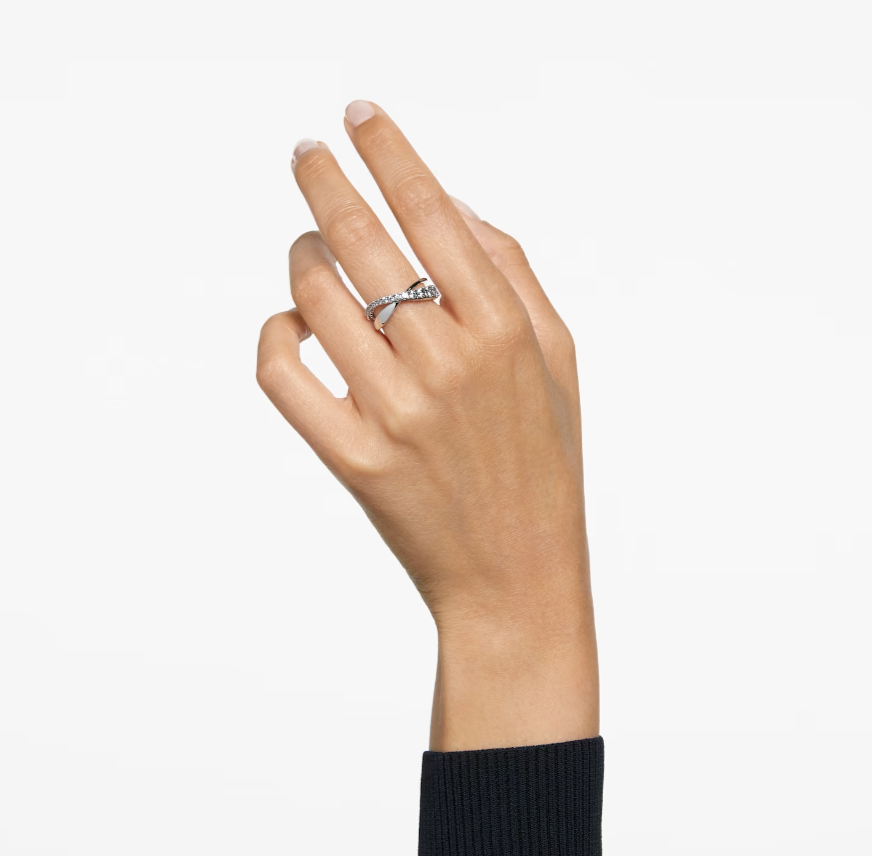 Anillo Twist con Piedras Blancas 5563911
