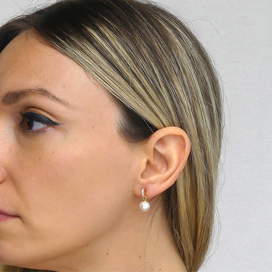 Orecchini con Perla Pendente e Zirconi OR636D