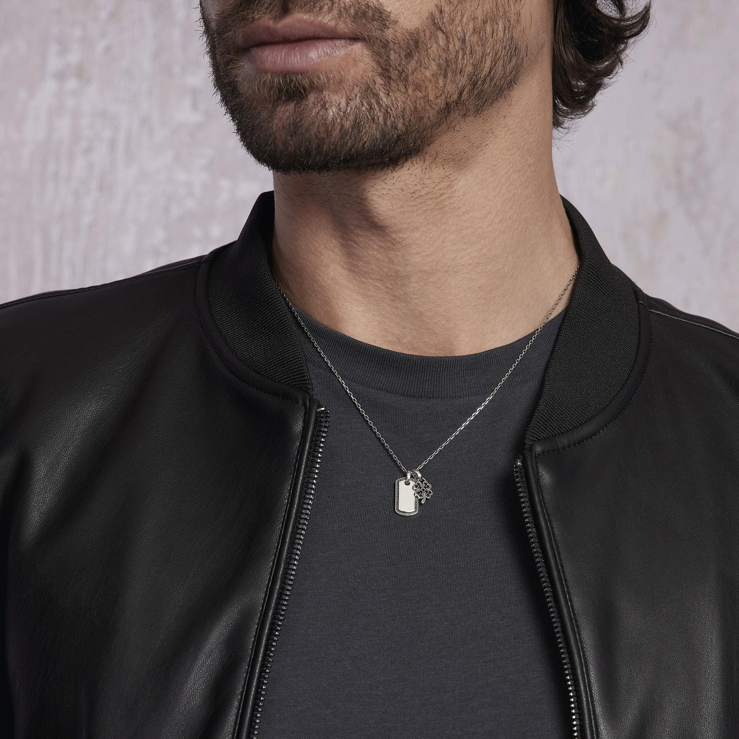 Collar De Hombre Con Placa Y Trébol De Cuatro Hojas Negro 553473