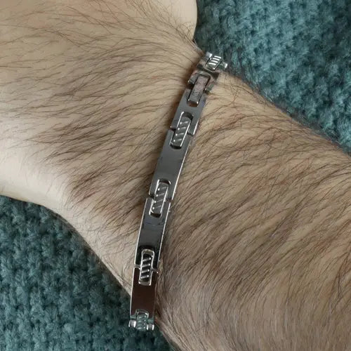 SKR28 Pulsera de hombre con cruz de acero