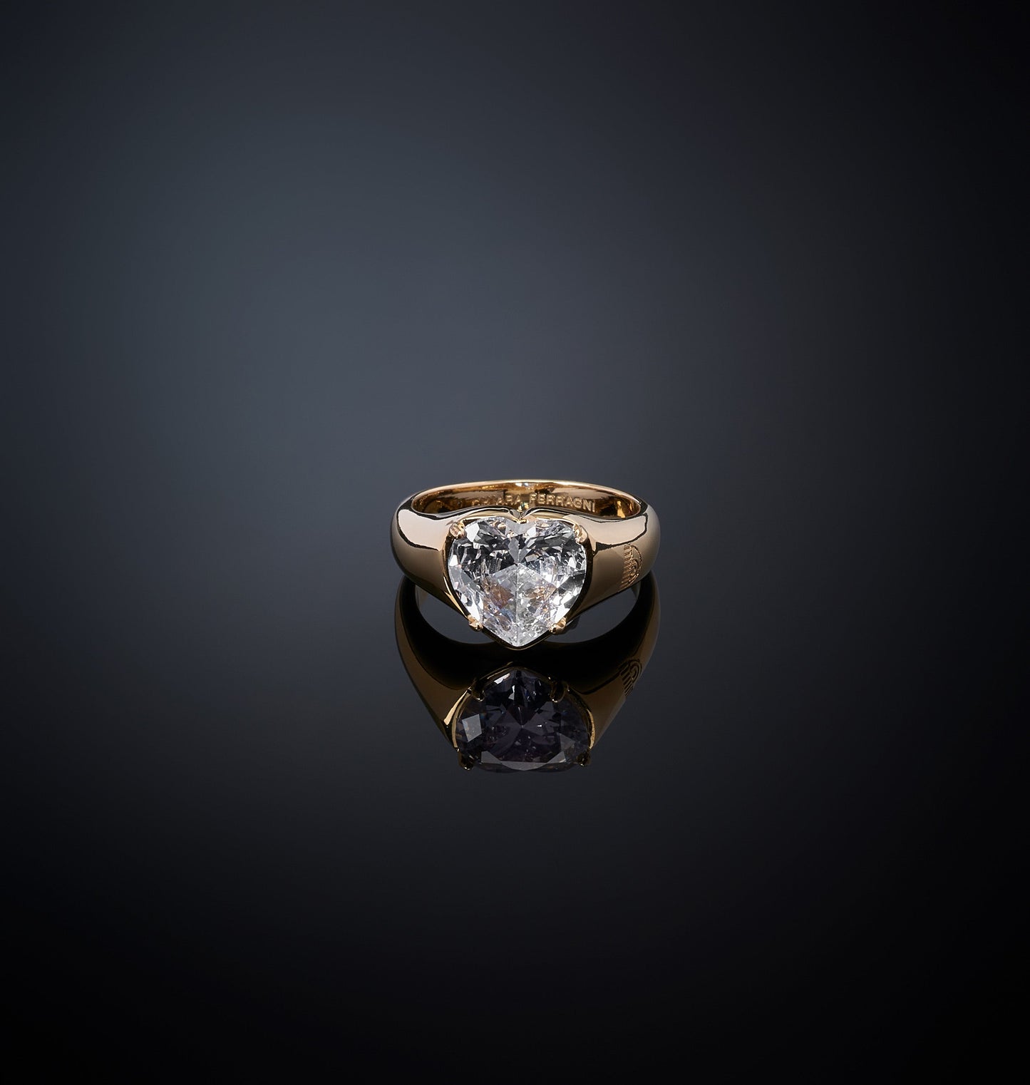 Anello First Love Dorato e Cuore Bianco J19AUV36