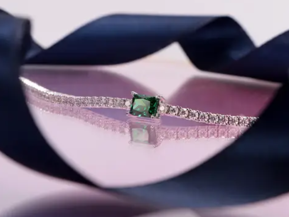 Pulsera Treasures de Plata con Piedras Blancas y Verdes SAIW91
