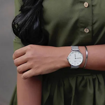 Reloj para dama Petite de color blanco de 36 mm DW00100306 